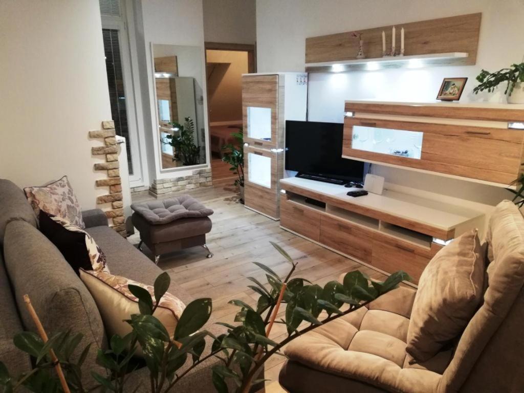 Galeria Stastie Lägenhet Senec Exteriör bild