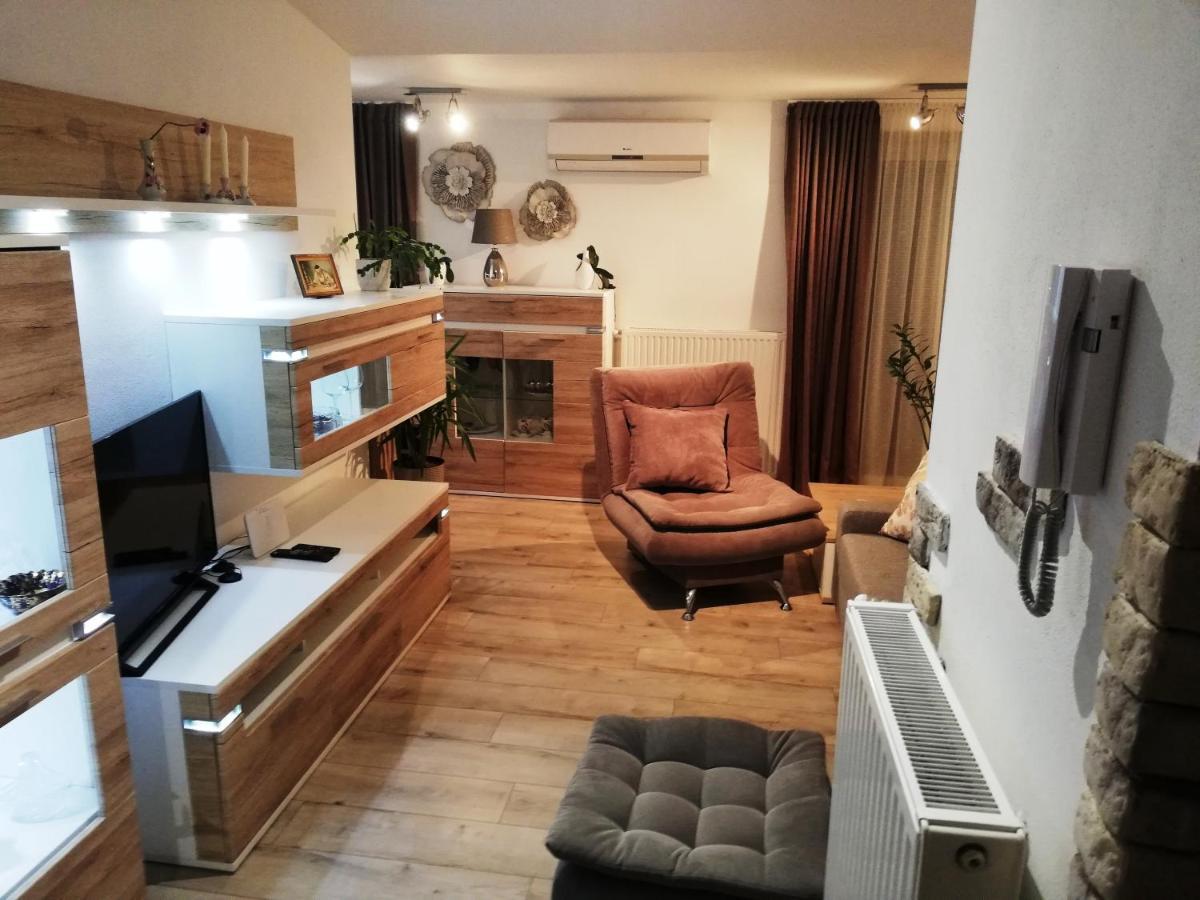 Galeria Stastie Lägenhet Senec Exteriör bild