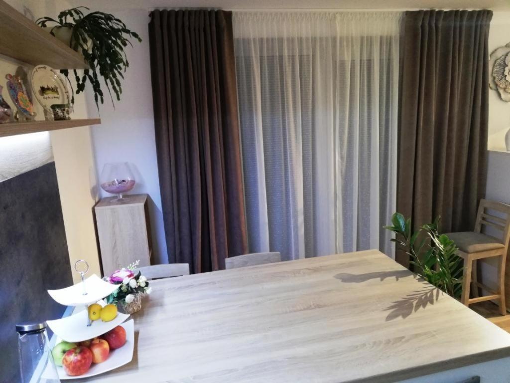 Galeria Stastie Lägenhet Senec Exteriör bild
