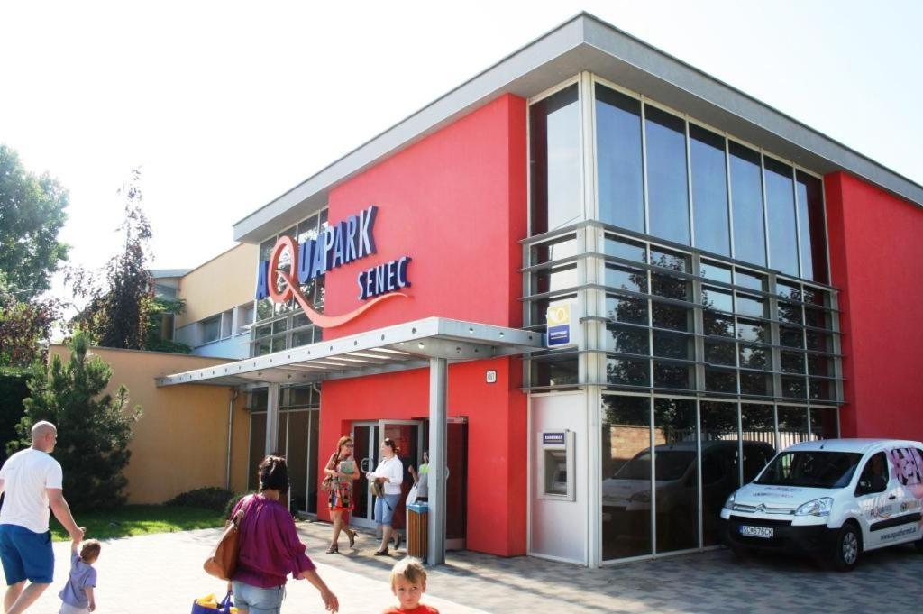 Galeria Stastie Lägenhet Senec Exteriör bild